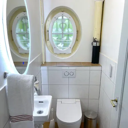 Lake Thun Alps Scenic Views And Concierge By Swisshut Oberhofen